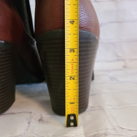 Women's Classic Merona Charli Ankle Boots, Brown Stretch Slip-On, Size 8.5 - Picture 6 of 7